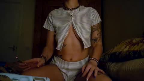 Snapshot of ellababy94 chatting on 11.09.25 ellababy94 online show from 11.09.25