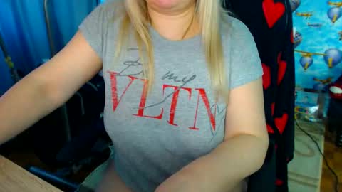  IsaBella  online show from 12.19.25