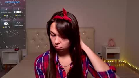 Snapshot of ellacanny chatting on 10.21.25 ellacanny online show from 10.21.25