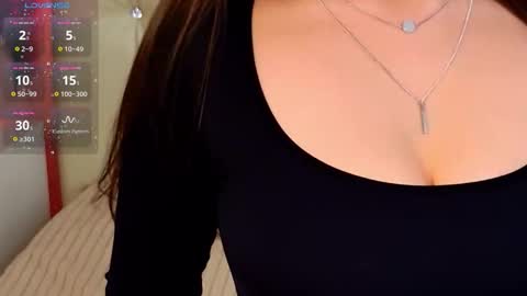 Snapshot of ellacanny chatting on 12.14.25 ellacanny online show from 12.14.25