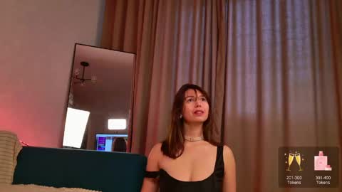 Snapshot of ellacanny chatting on 05.18.26 ellacanny online show from 05.18.26