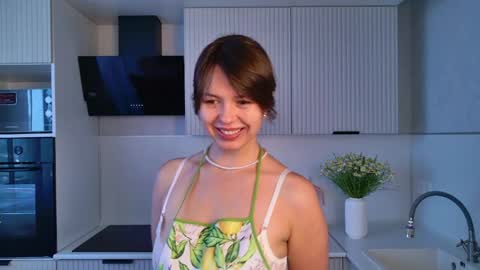 Snapshot of ellacanny chatting on 05.27.26 ellacanny online show from 05.27.26