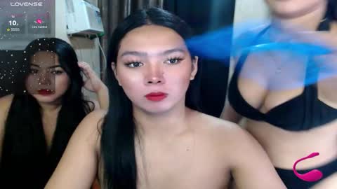 Snapshot of ellah_raj chatting on 12.18.25 ELLAH online show from 12.18.25