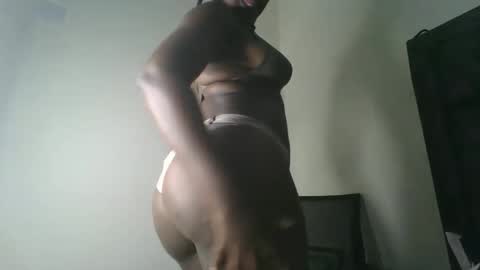 ellah-simone online show from 05.03.26