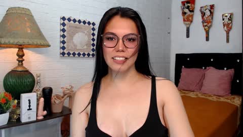 Snapshot of ellahollywood1818 chatting on 12.03.24 CINDERELLA online show from 12.03.24