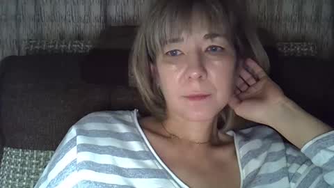 Snapshot of ellajohnsonx chatting on 12.19.24 ellajohnsonx online show from 12.19.24