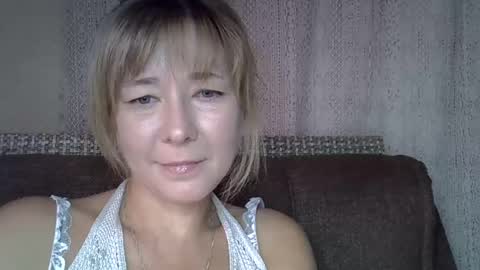 Snapshot of ellajohnsonx chatting on 10.12.25 ellajohnsonx online show from 10.12.25