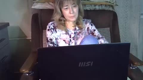 ellajohnsonx online show from 11.23.25