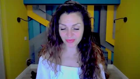 EllaLongs online show from 12.03.24