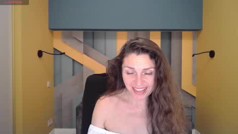 EllaLongs online show from 01.15.25