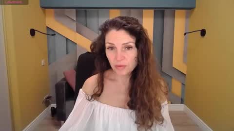 EllaLongs online show from 01.25.25