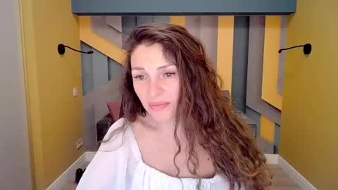 EllaLongs online show from 02.15.25