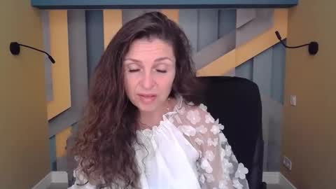 EllaLongs online show from 09.16.25