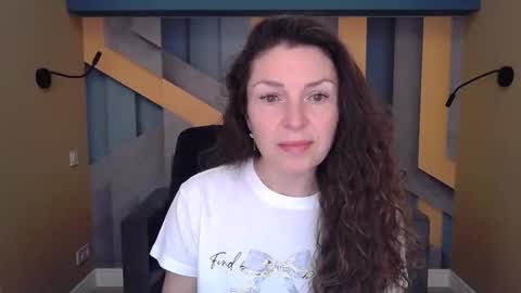 EllaLongs online show from 10.03.25