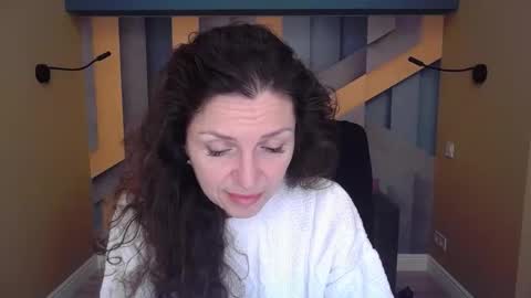 EllaLongs online show from 01.10.26