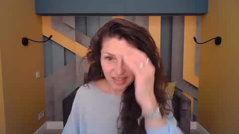 EllaLongs online show from 04.25.26