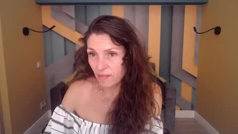 EllaLongs online show from 07.07.26