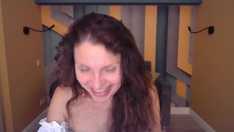 EllaLongs online show from 07.18.26