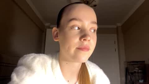 Ella online show from 09.16.25