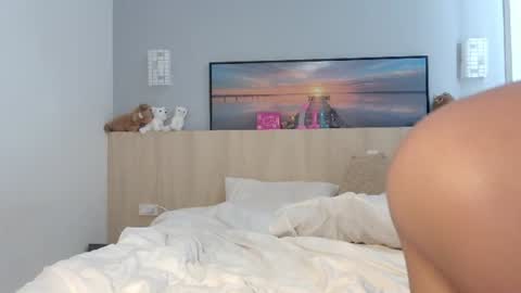 Ella Mira online show from 06.21.26