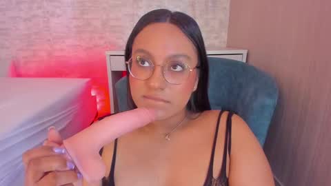 Ella online show from 02.10.25