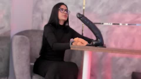  ella  online show from 11.01.25