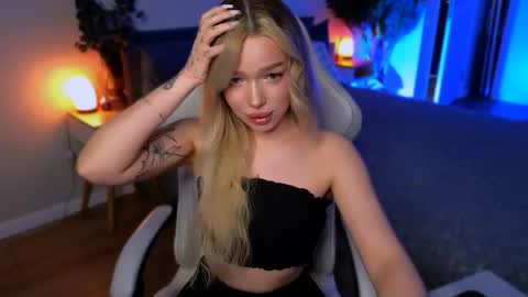 Ella online show from 04.25.26