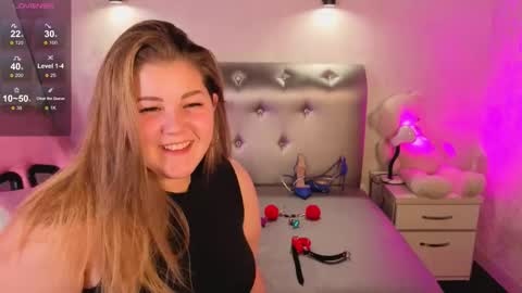 Snapshot of ellaya_ chatting on 10.15.25 Scarlet online show from 10.15.25