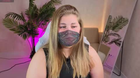 Snapshot of ellaya_ chatting on 10.23.25 Scarlet online show from 10.23.25