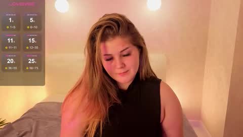 Snapshot of ellaya_ chatting on 11.13.25 Scarlet online show from 11.13.25