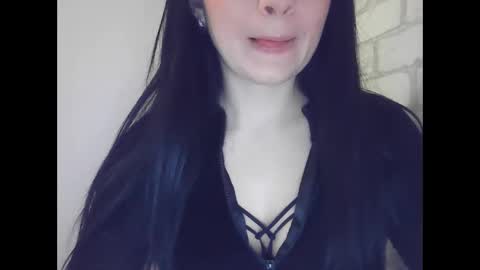 elle010843 online show from 01.05.25