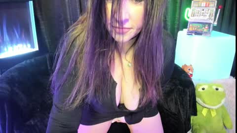 ELLE online show from 02.26.25