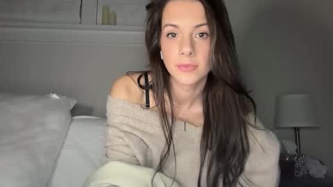 Elle67 online show from 12.17.25