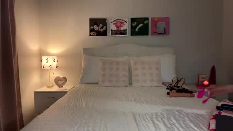 Snapshot of ellebby7 chatting on 12.19.24 Ellebby7 online show from 12.19.24