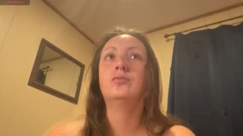 Snapshot of ellemermaid chatting on 11.12.25 elle online show from 11.12.25