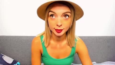 ellen_flow online show from 10.05.25