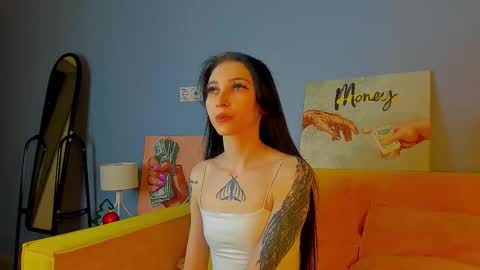 Snapshot of ellen_hops chatting on 12.03.25 Ellen online show from 12.03.25