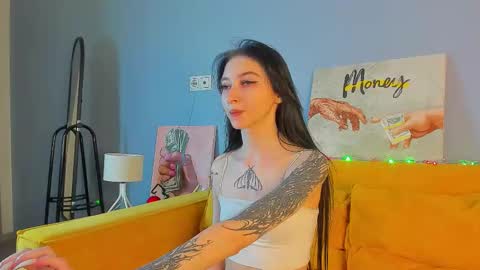 Snapshot of ellen_hops chatting on 12.05.25 Ellen online show from 12.05.25