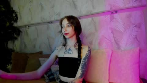 Snapshot of ellen_hops chatting on 05.04.26 Ellen online show from 05.04.26