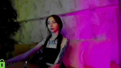 Snapshot of ellen_hops chatting on 05.09.26 Ellen online show from 05.09.26