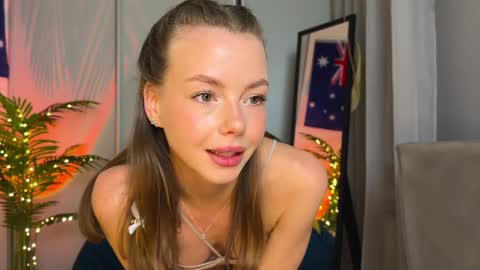 Snapshot of elli_harmon chatting on 01.11.25 Ellie --- Ill see you either on Friday or Saturday and definitely on Sunday online show from 01.11.25