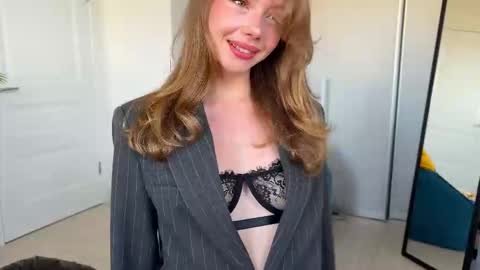 Snapshot of elli_harmon chatting on 09.17.25 Ellie --- Ill see you either on Friday or Saturday and definitely on Sunday online show from 09.17.25