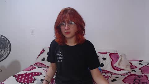 Snapshot of ellie_andy19 chatting on 01.10.25 kev dani online show from 01.10.25