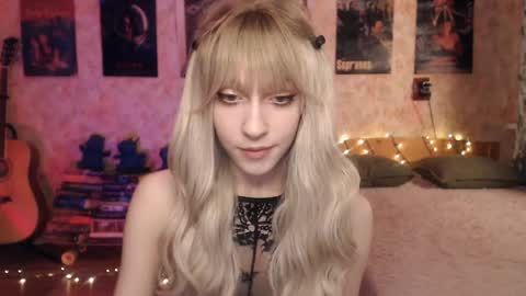 ellie_friendly online show from 01.27.25