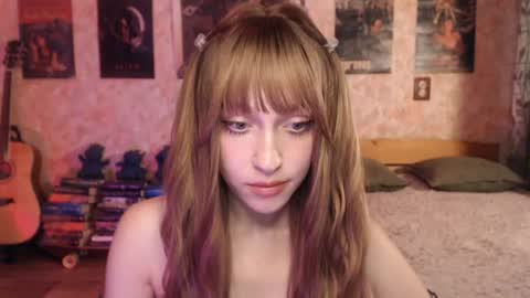 Snapshot of ellie_friendly chatting on 07.22.26 ellie_friendly online show from 07.22.26