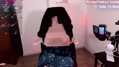 Ellie Jhonson  online show from 01.18.26