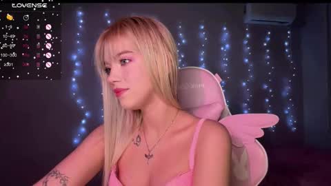 Snapshot of ellie_lovely_girl chatting on 12.05.25 ellie online show from 12.05.25