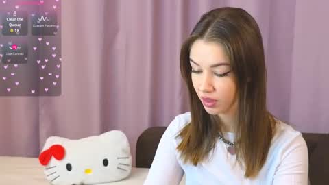 Snapshot of ellie_miller_ chatting on 11.10.25 ellie online show from 11.10.25