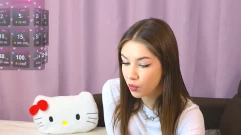 Snapshot of ellie_miller_ chatting on 12.14.25 ellie online show from 12.14.25