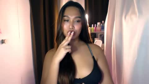 ellie online show from 08.03.26